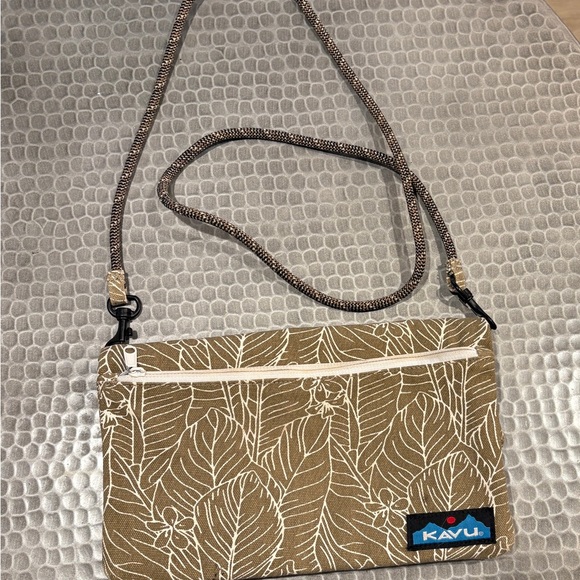 Kavu Handbags - KAVU Olive Leaf Print Crossbody with White Zip
